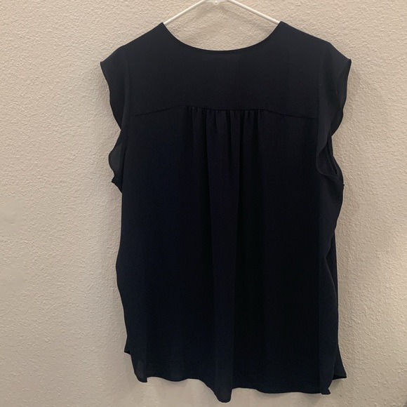 Loft Navy XL semi-sleeveless shirt. Slight flutter sleeve. - Picture 3 of 3